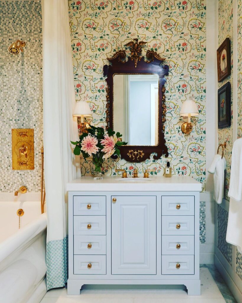 14 Dreamy Vintage Bathrooms + How to Copy the Look - Newbury Home
