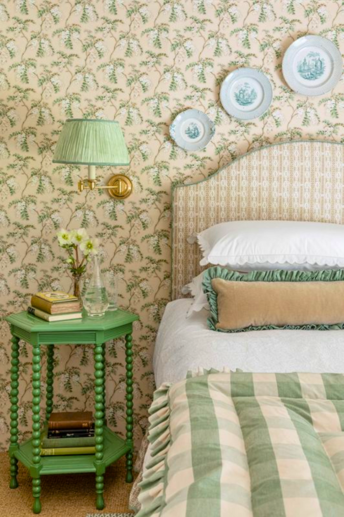 How to Decorate with Gingham - Copy These Beautiful Decorating Ideas ...