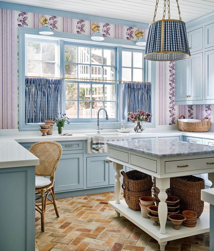 9 Laundry Room Wallpaper Ideas That Will Look Beautiful in Any Home ...